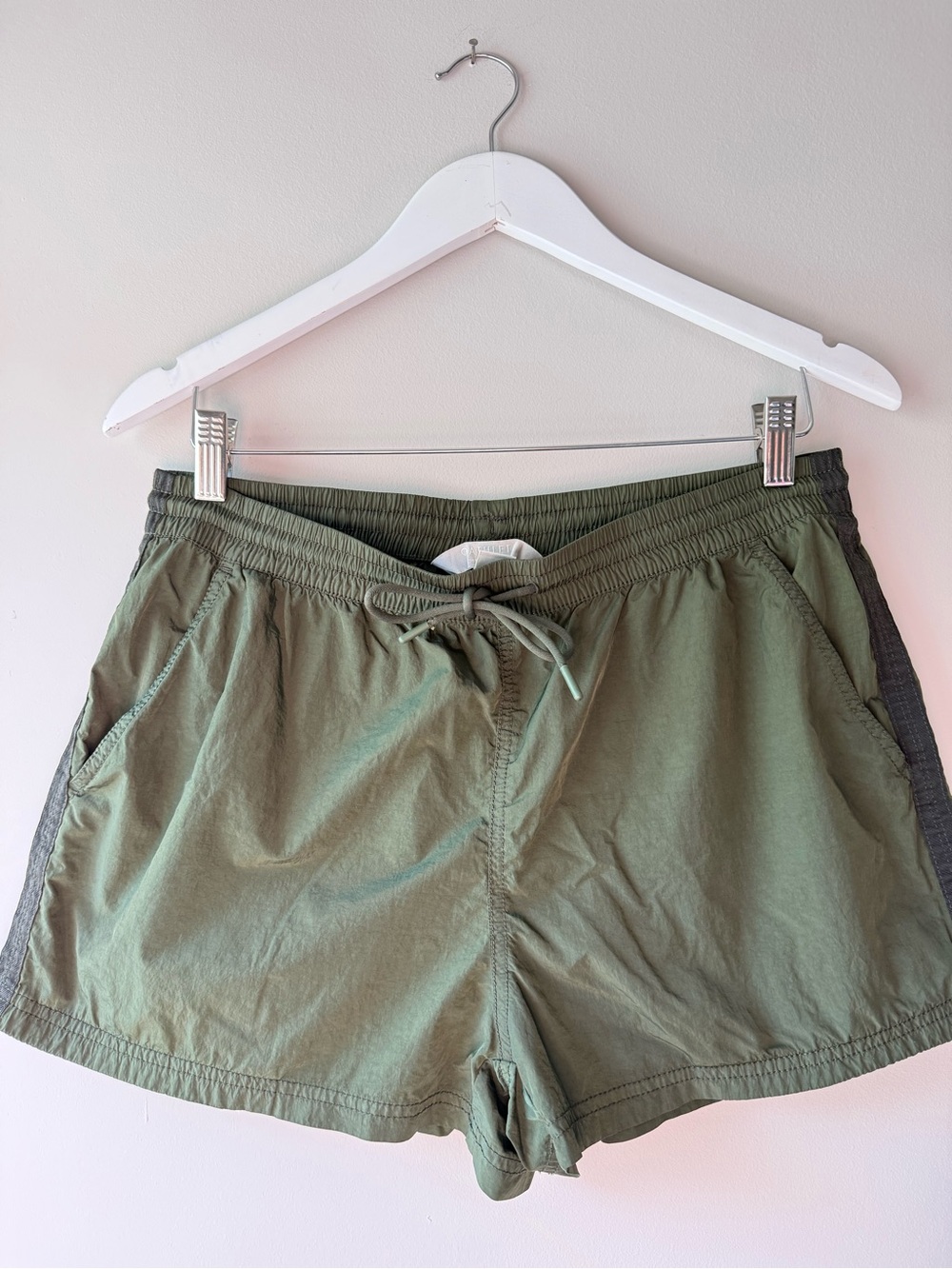 Athleta Expedition Shorts Olive Green Black Side Stripe Size 6
